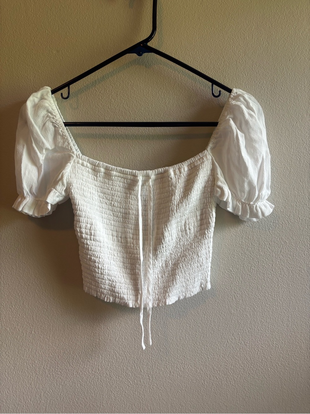 Wilfred Aritzia White Smocked Puff Sleeve Crop Top